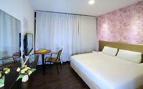 Casa Hotel Near Klia 1